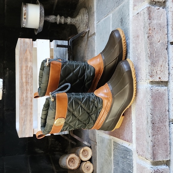 Tommy Hilfiger Size 8 Winter Boots - Picture 2 of 4